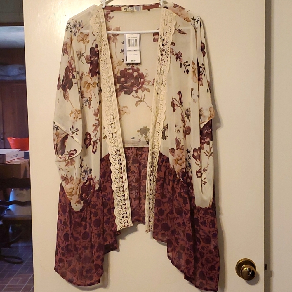 Floral Lace Detail Top